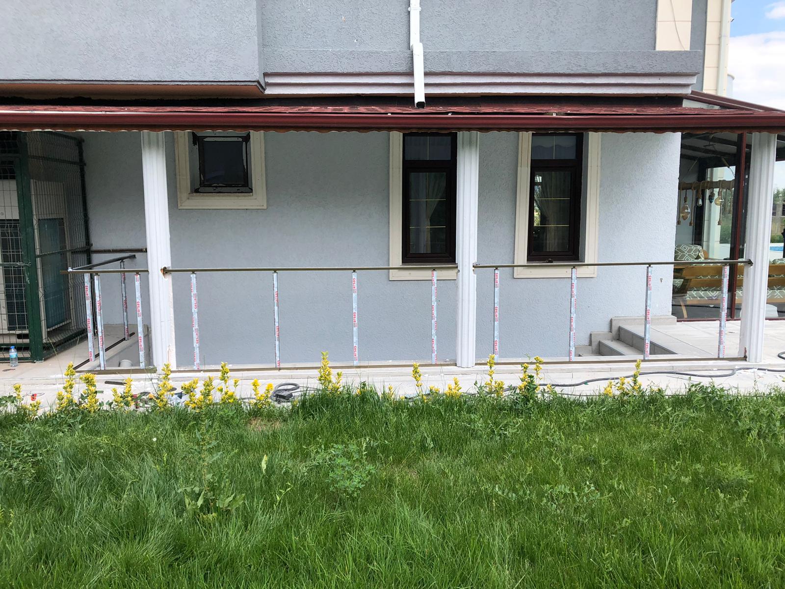 Alüminyum Camlı Korkuluk